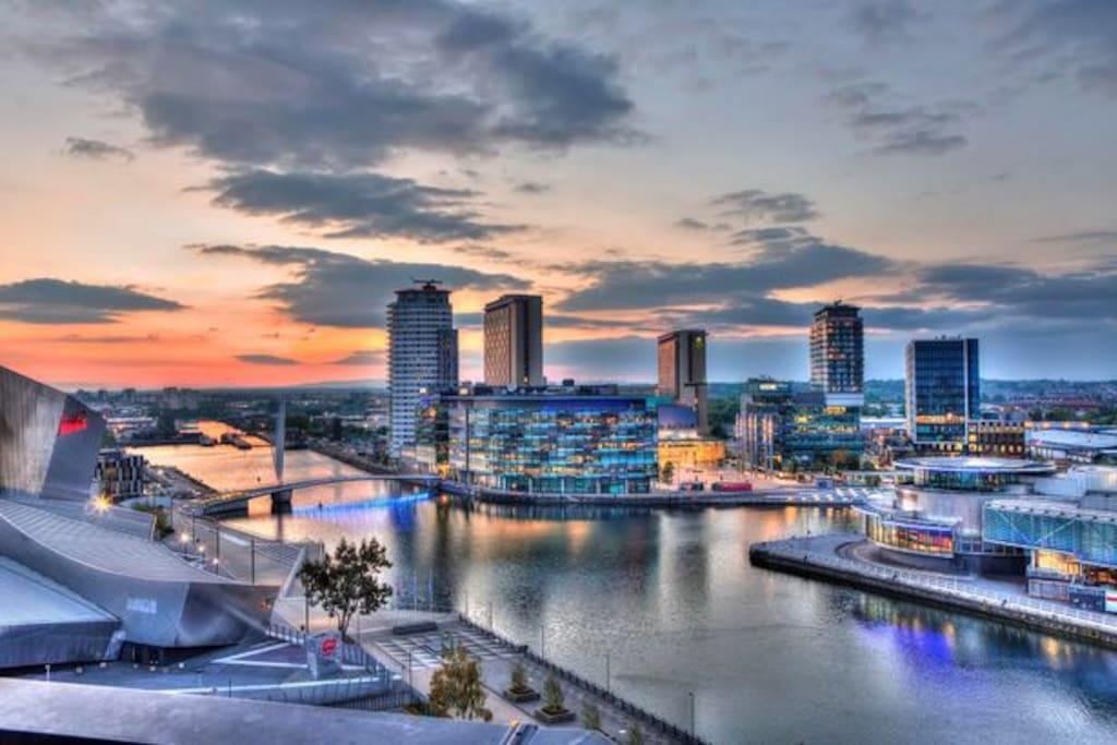 Media City Salford Quays Manchester Exterior photo